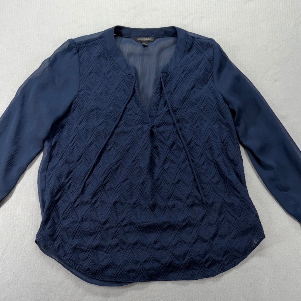 Banana Republic Blouse Womens Small Navy‎ Blue Chevron Textured V-Neck Top